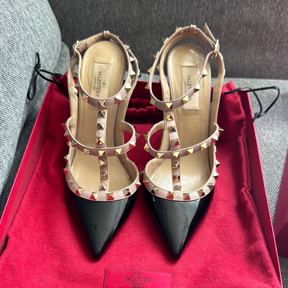Valentino Black Rockstud Heels EUC